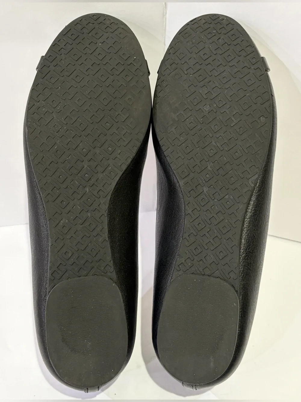 Tory Burch Gabriel Black Leather Logo Ballet Flats 8 EUC